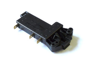 Замок люка Indesit C00105104 148ID03